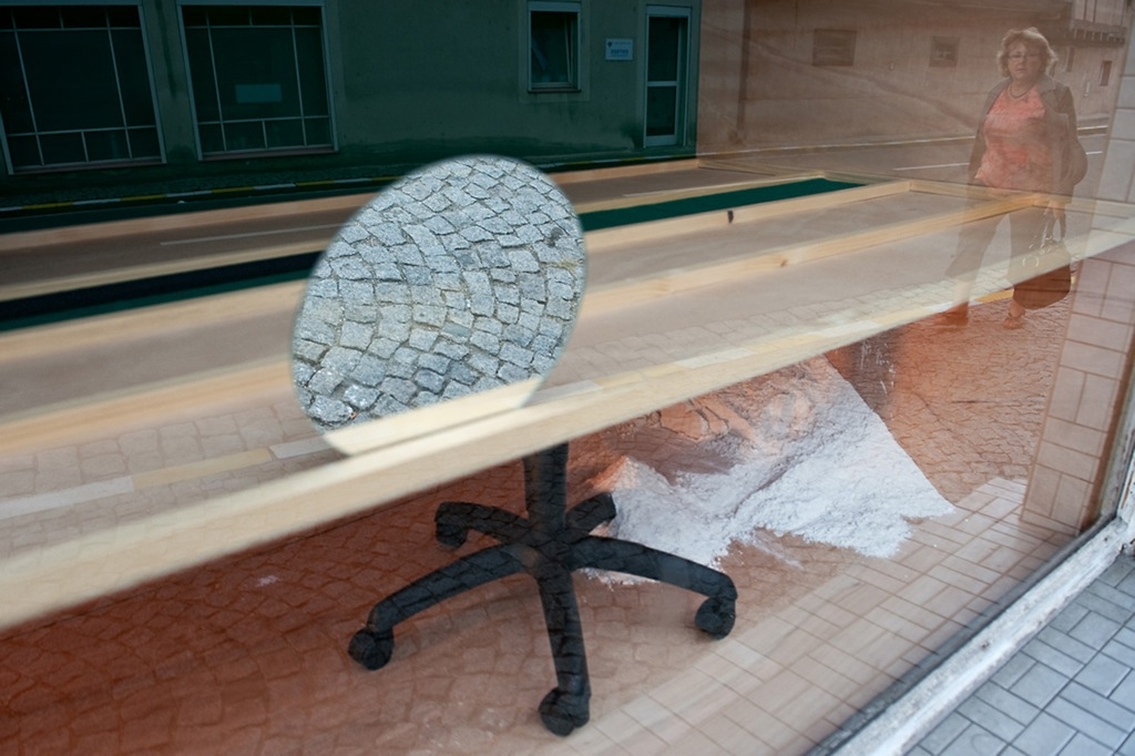 Schauf, Tout le tremblement, Sélest’Art, 19ème Biennale d’art contemporain de Sélestat, fenêtres du magasin, 2011 ©F.Tiedje